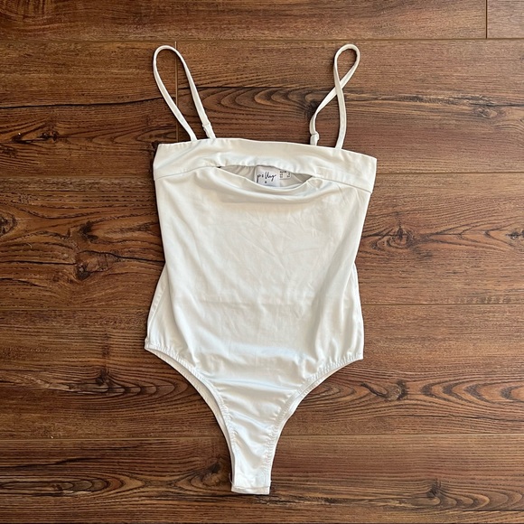 Princess Polly Tops - 🤍 FINAL SALE Princess Polly White Square Neck Bodysuit